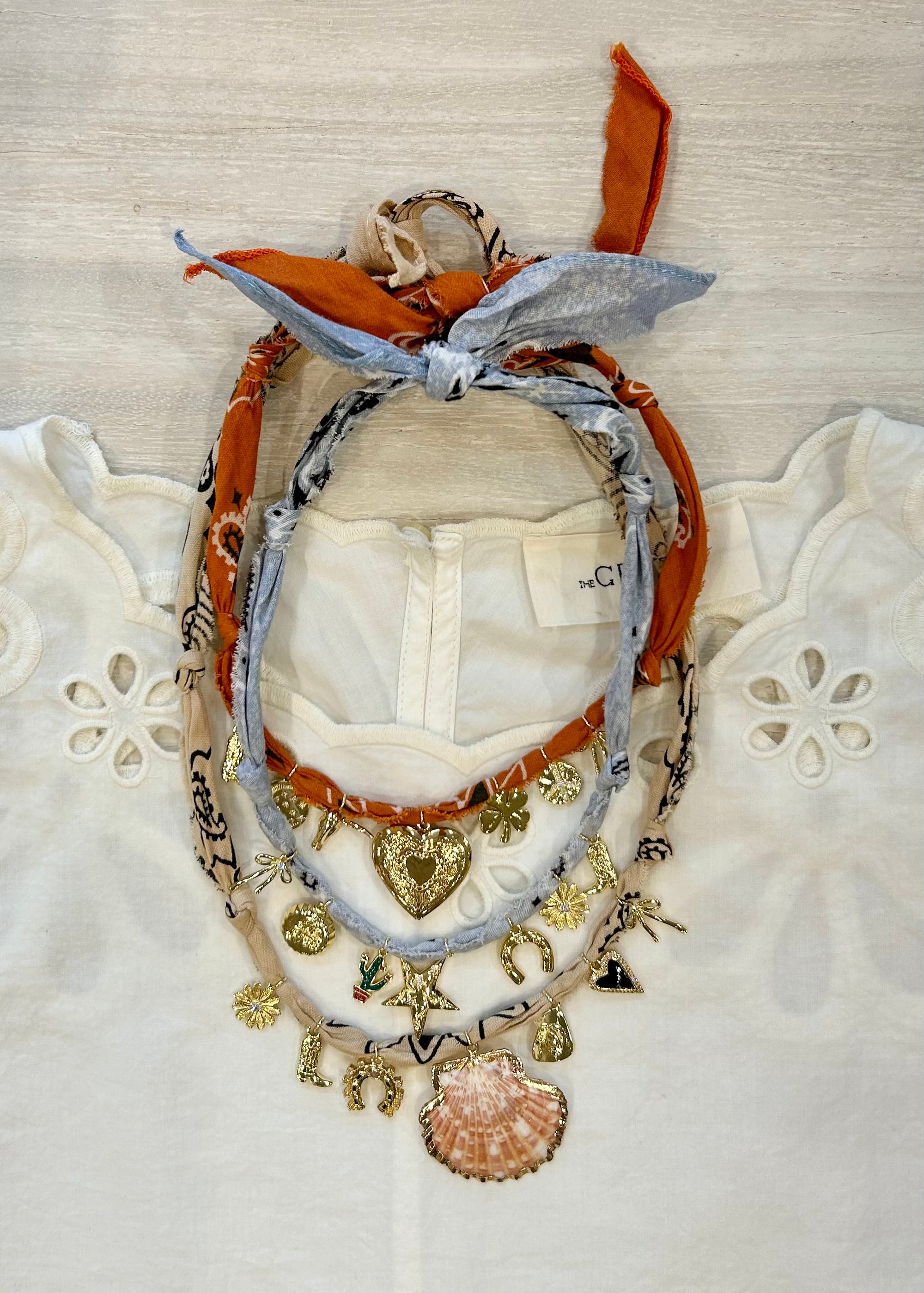 BANDANA NECKLACE // BEIGE HEART