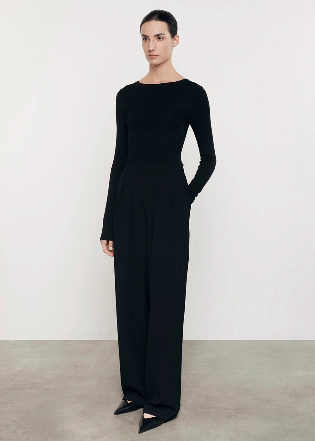 SILK RIB CREW IN BLACK
