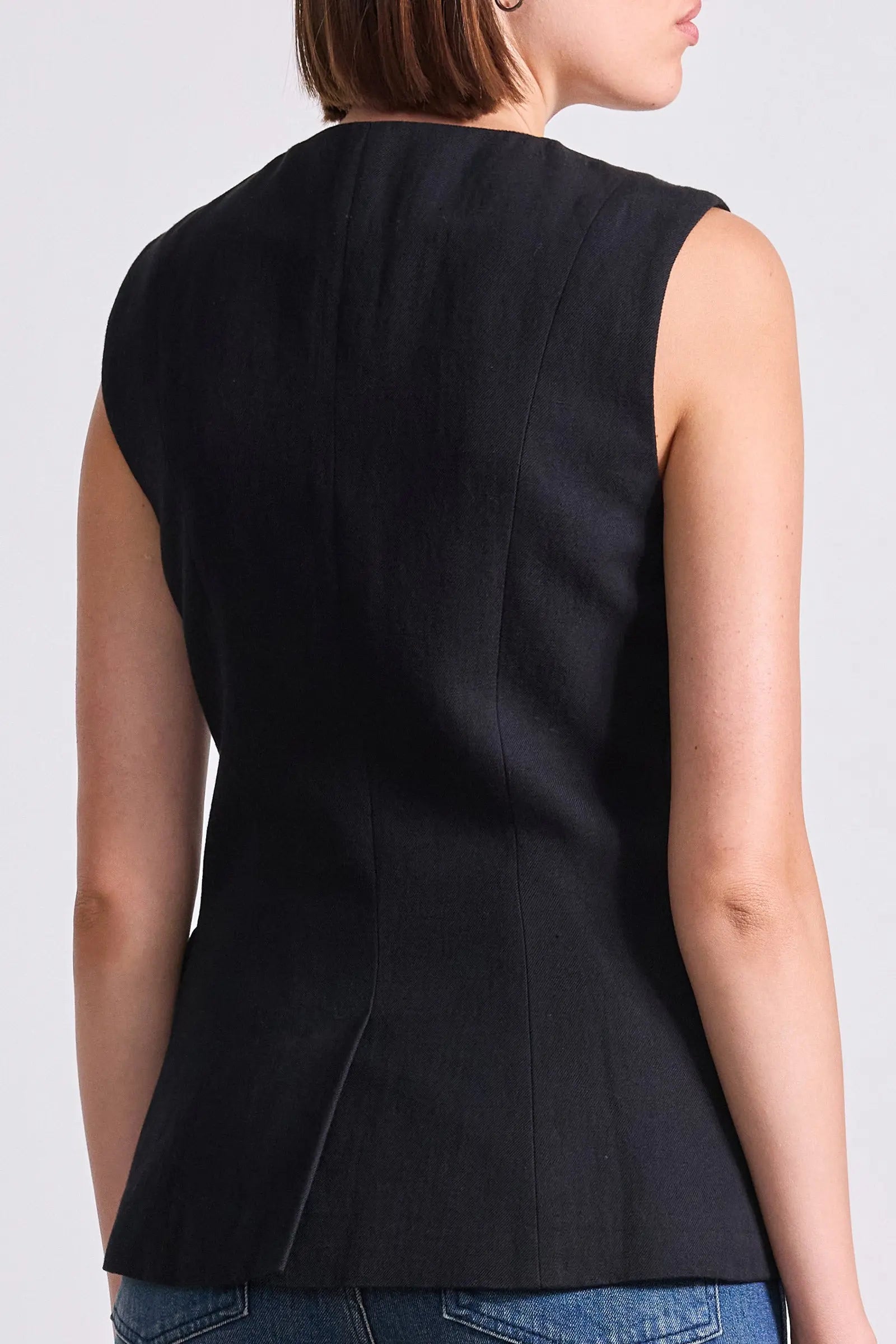 ELU CREW VEST