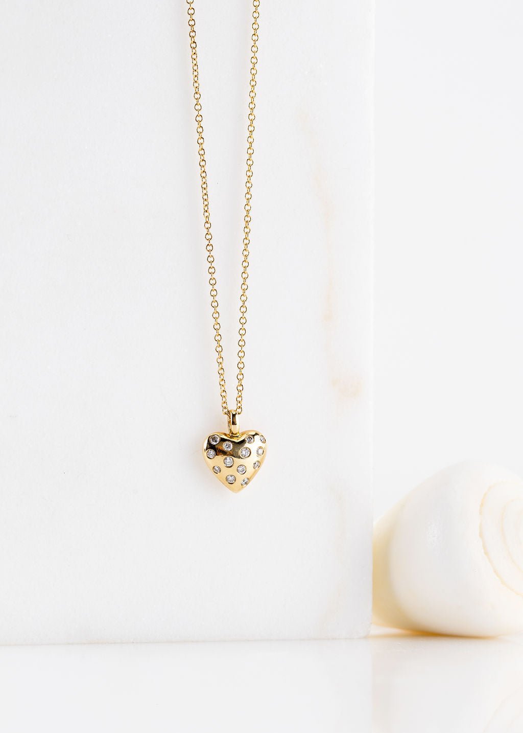 DIAMOND DOT BUBBLE HEART NECKLACE
