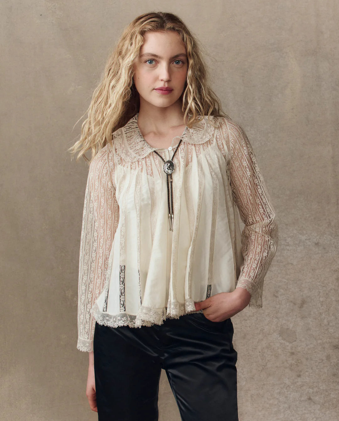 KEEPSAKE LACE COLLARED TOP