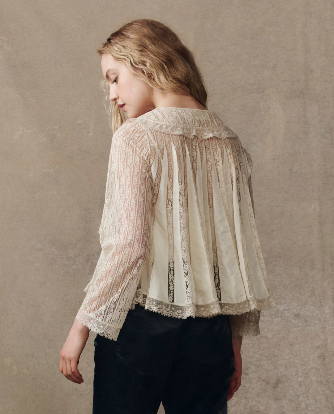 KEEPSAKE LACE COLLARED TOP