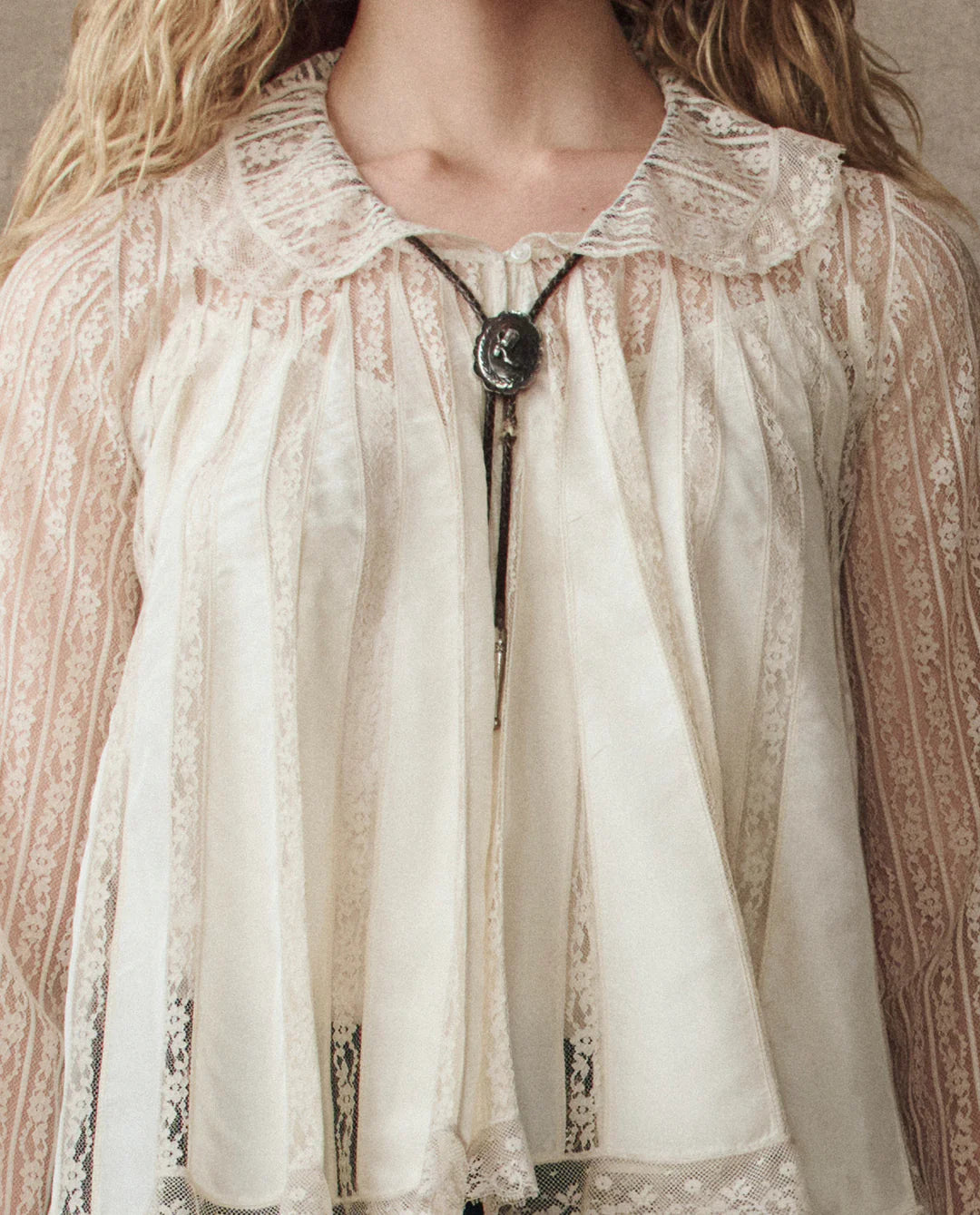 KEEPSAKE LACE COLLARED TOP
