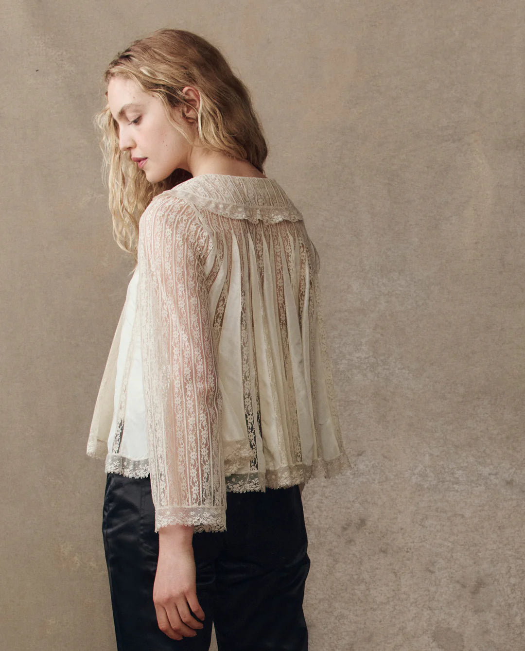 KEEPSAKE LACE COLLARED TOP