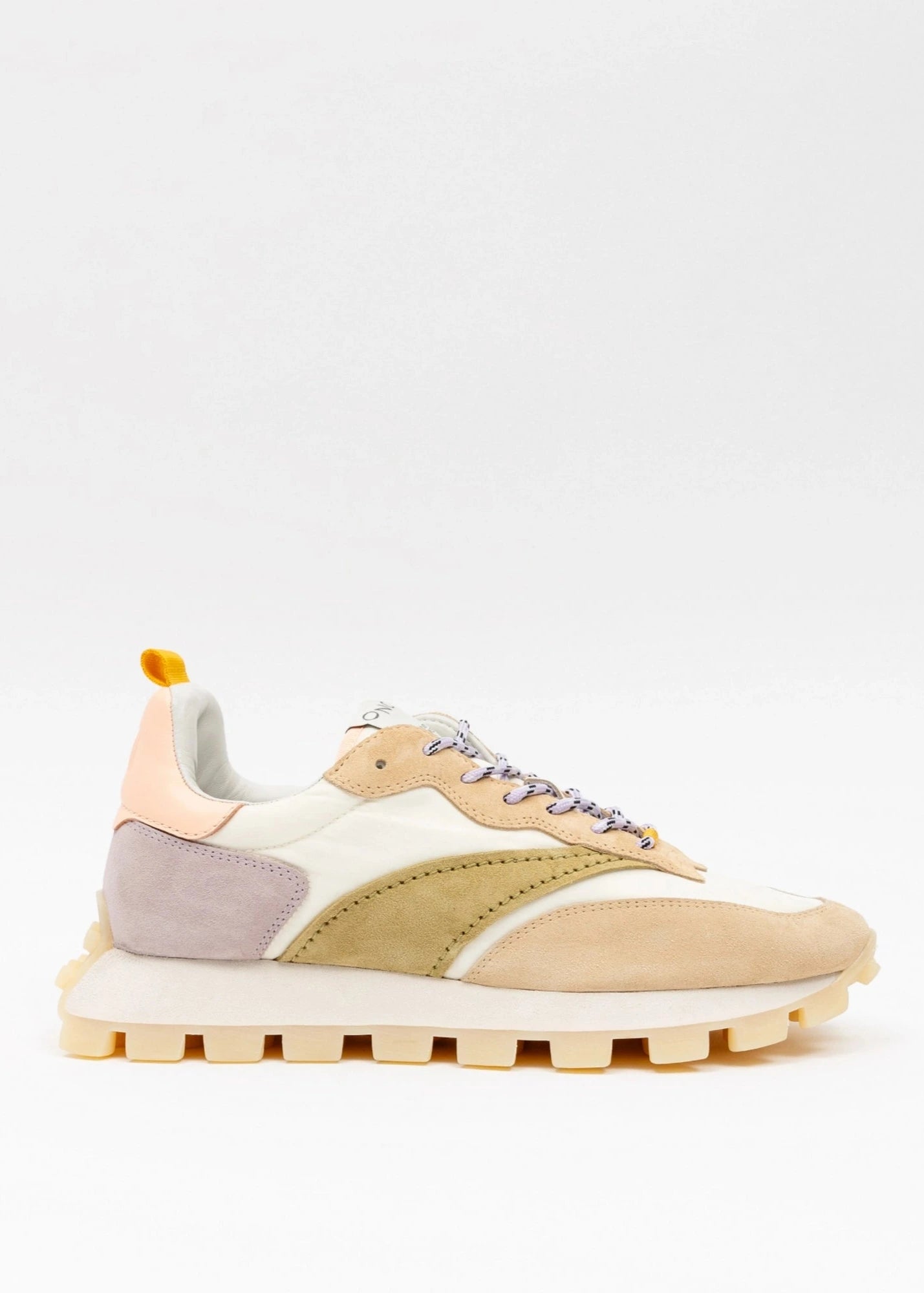 OSAKA SNEAKERS IN DESERT