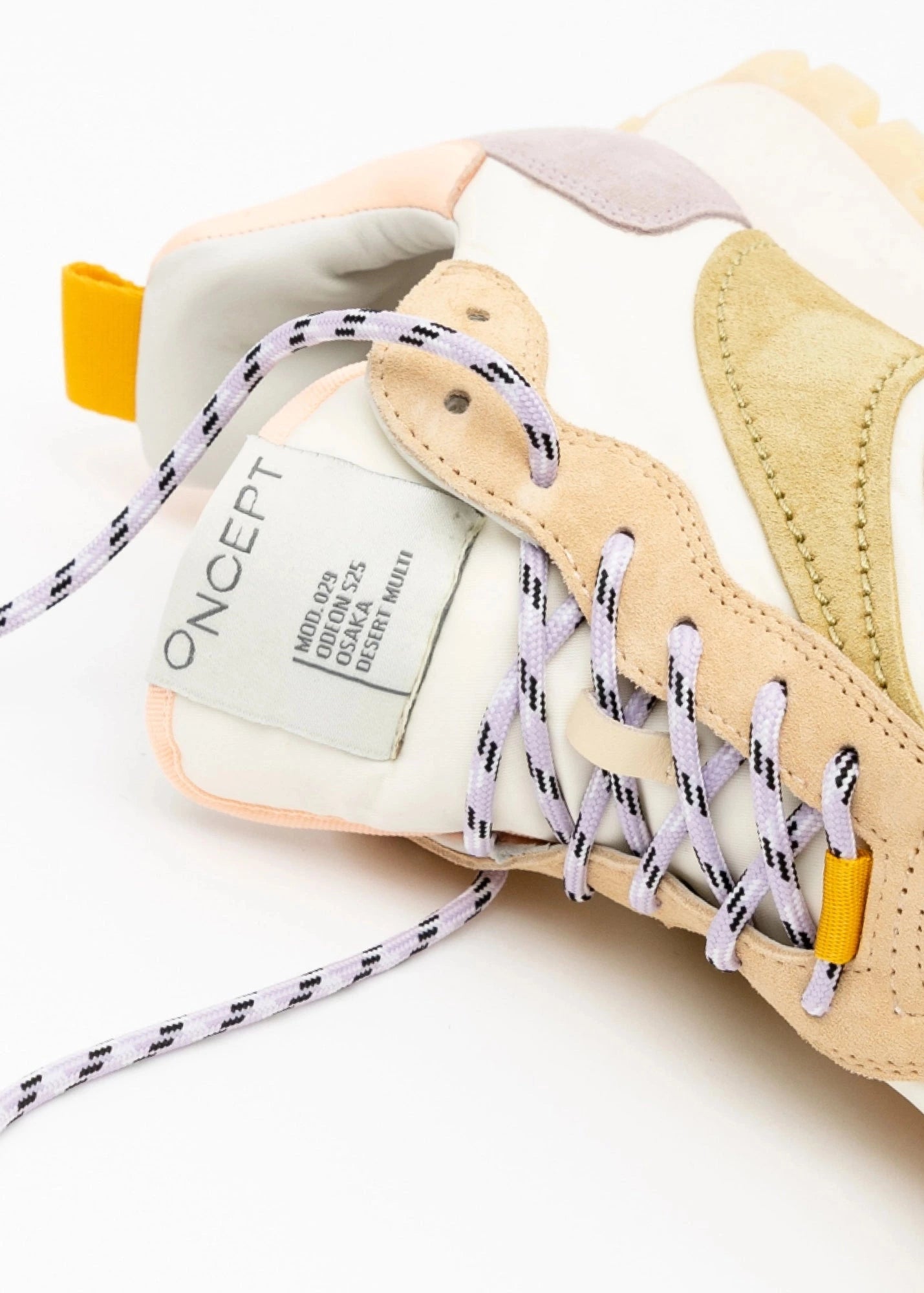 OSAKA SNEAKERS IN DESERT