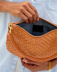 PETIT MOYEN MESSENGER IN NATURAL
