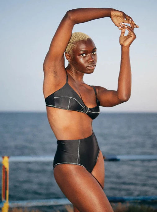 SIMONE RETRO TOP IN NOIR ZIG