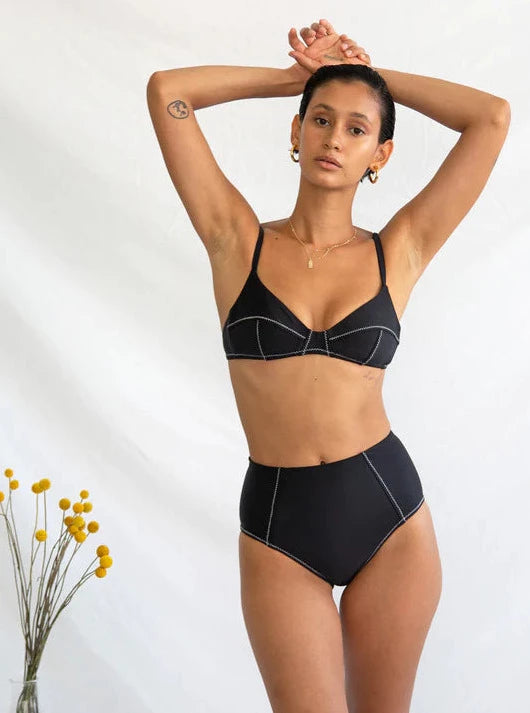 SIMONE RETRO TOP IN NOIR ZIG