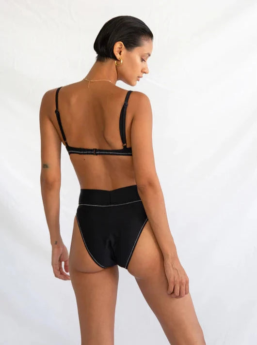 SIMONE RETRO TOP IN NOIR ZIG