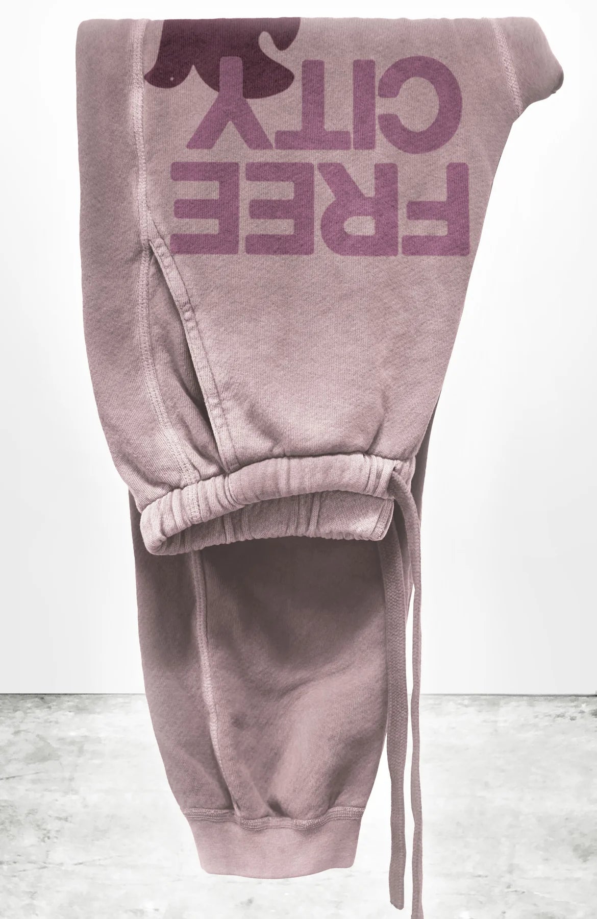 SUNFADES POCKET SWEATPANTS IN BLUSH