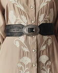 TOOLED WAIST BELT IN BLACK WITH SILVER