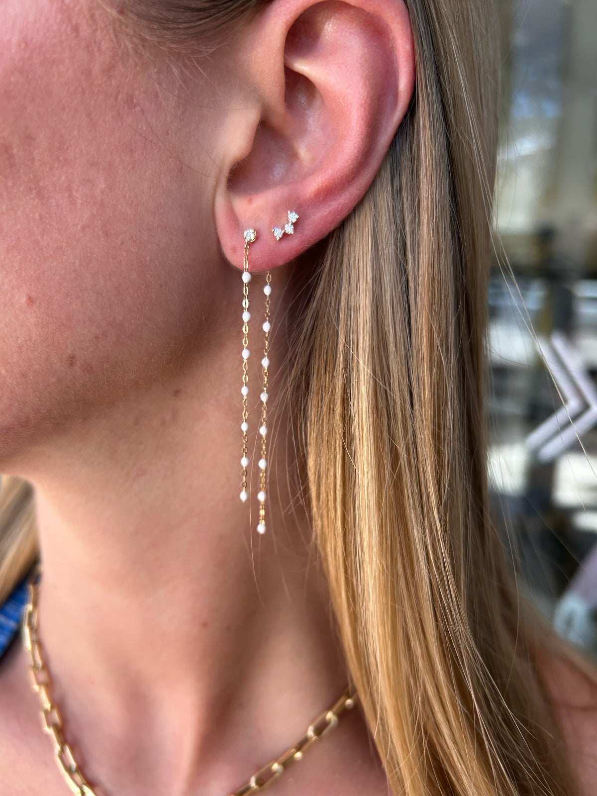 CLASSIC DIAMOND DANCING EARRINGS / WHITE