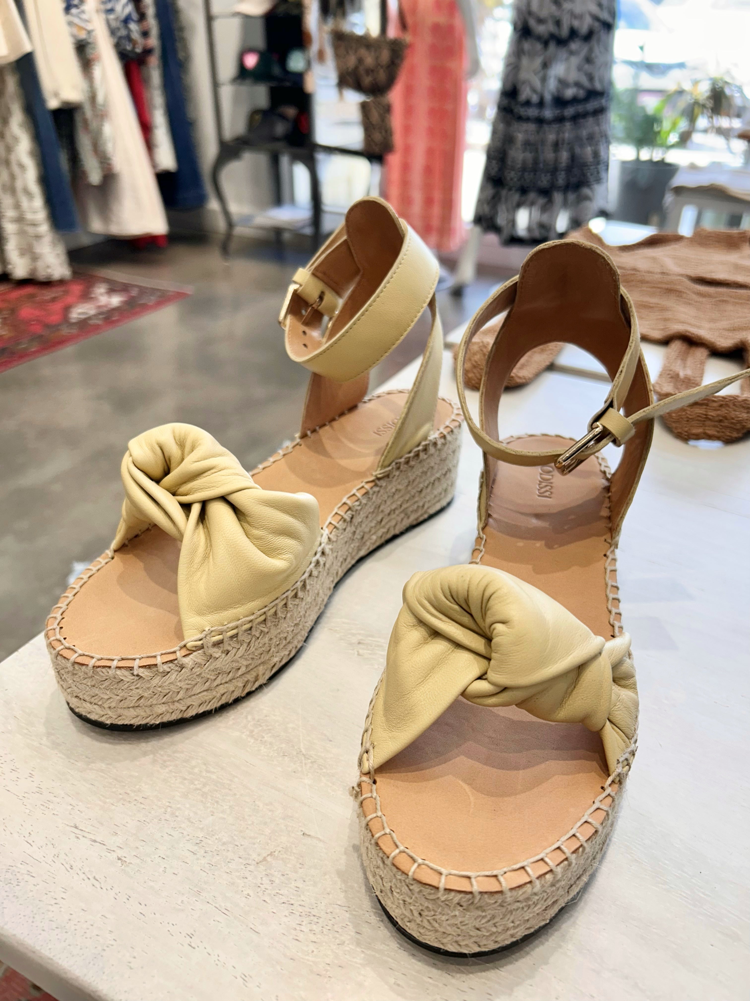 SHOES – LANAI