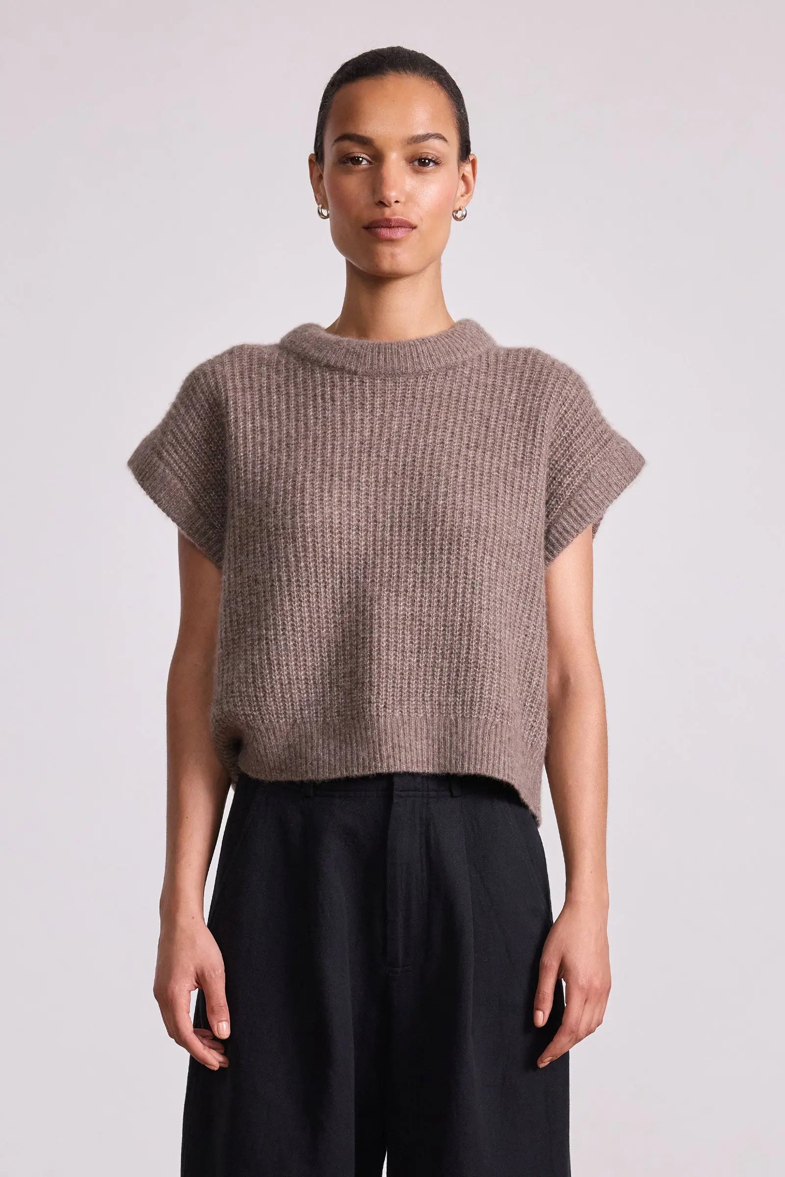 SOFTEST OLIVA CASHMERE VEST
