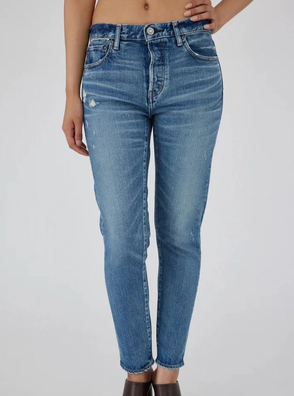 AVENAL TAPERED JEANS IN BLUE