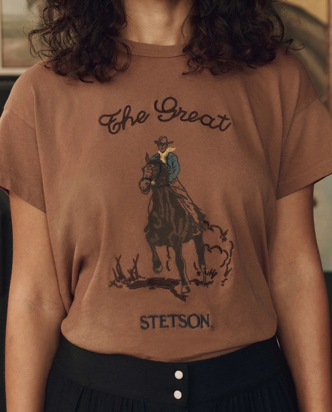 BOXY CREW TEE IN TOBACCO WITH STETSON GRAPHIC