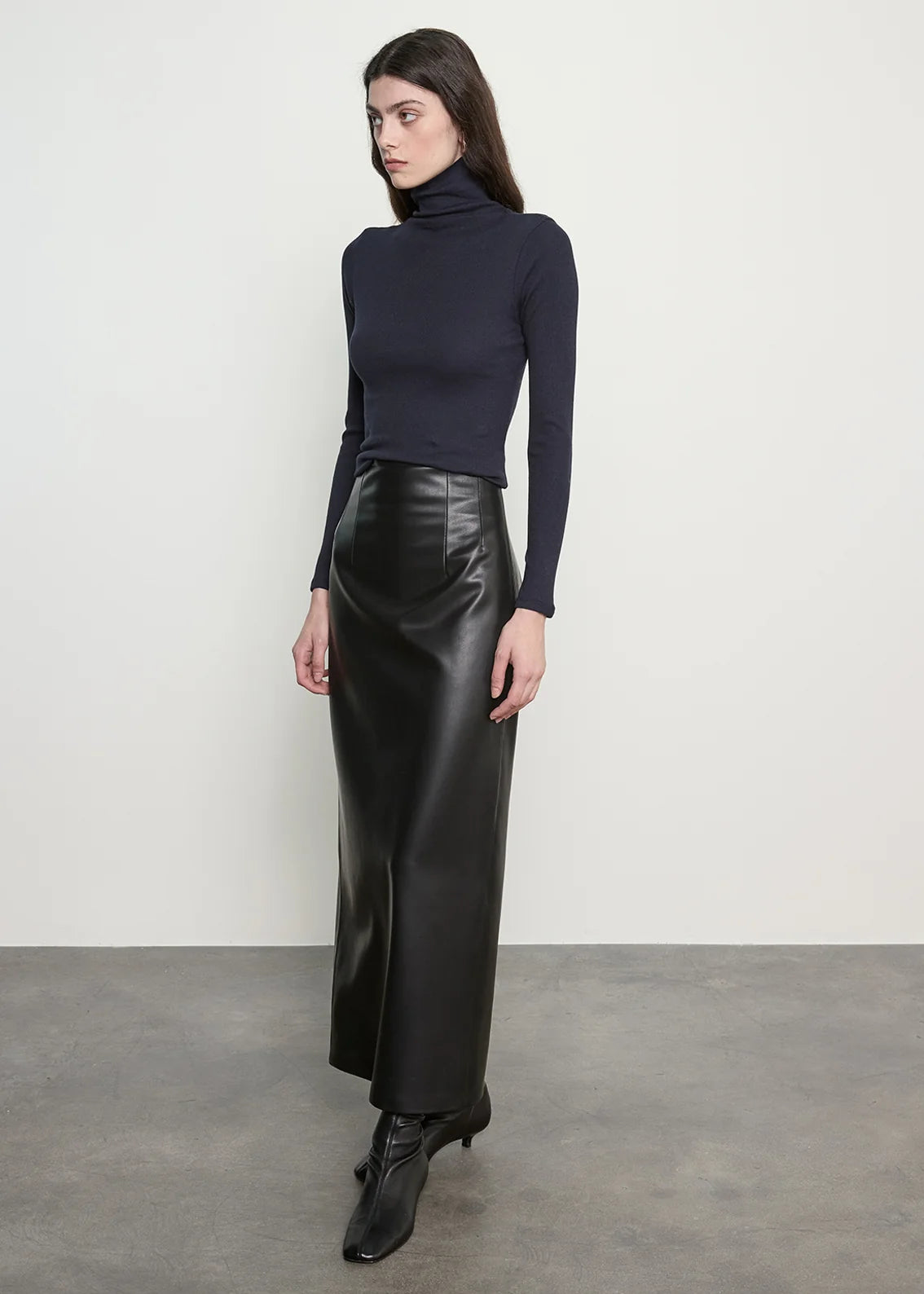 LEATHER CURVE SKIRT
