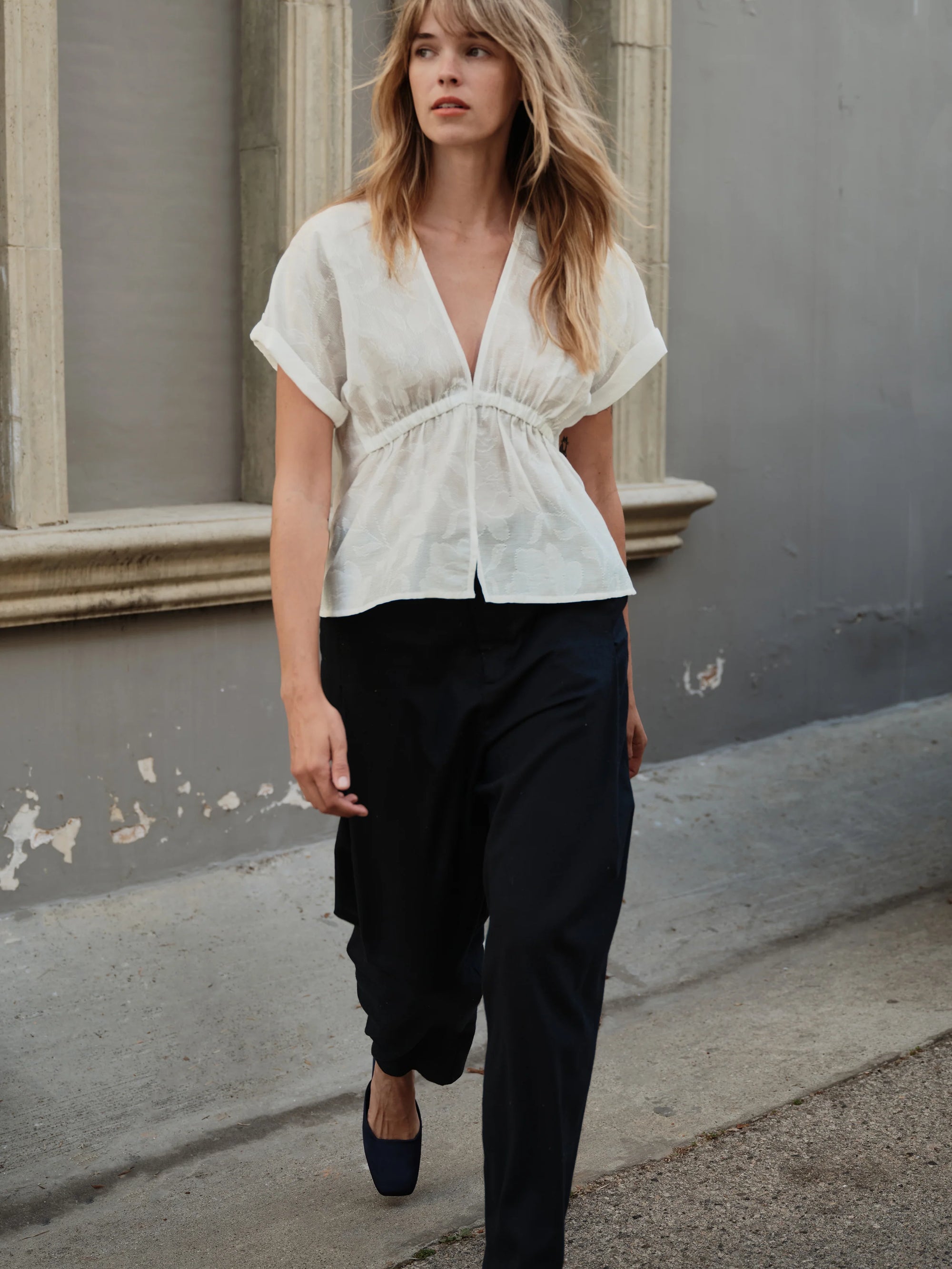 DOLMAN TOP IN SHEER ETCHED FLORAL
