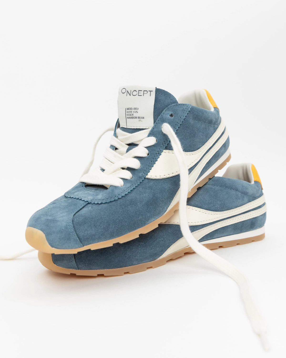 ESSEX SNEAKERS IN HARBOR BLUE