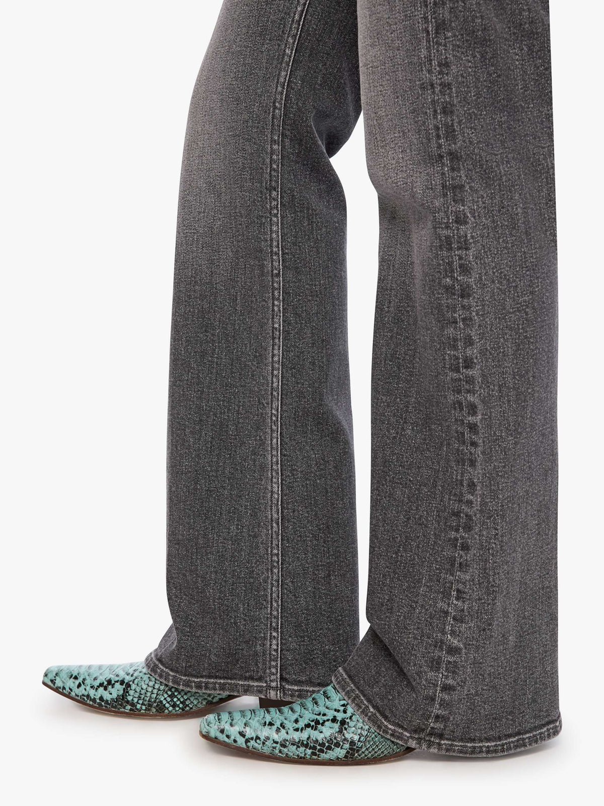 JINX SNEAK JEANS