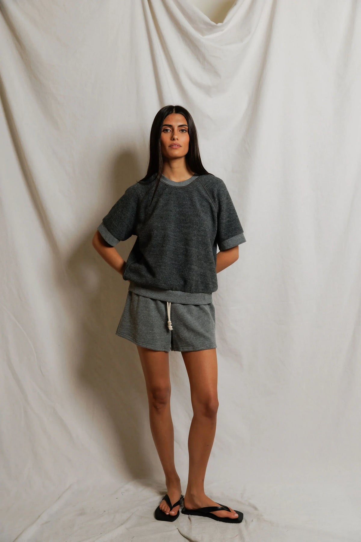 ZIGGY SHORT SLEEVE SWEATSHIRT IN HEATHER GREY