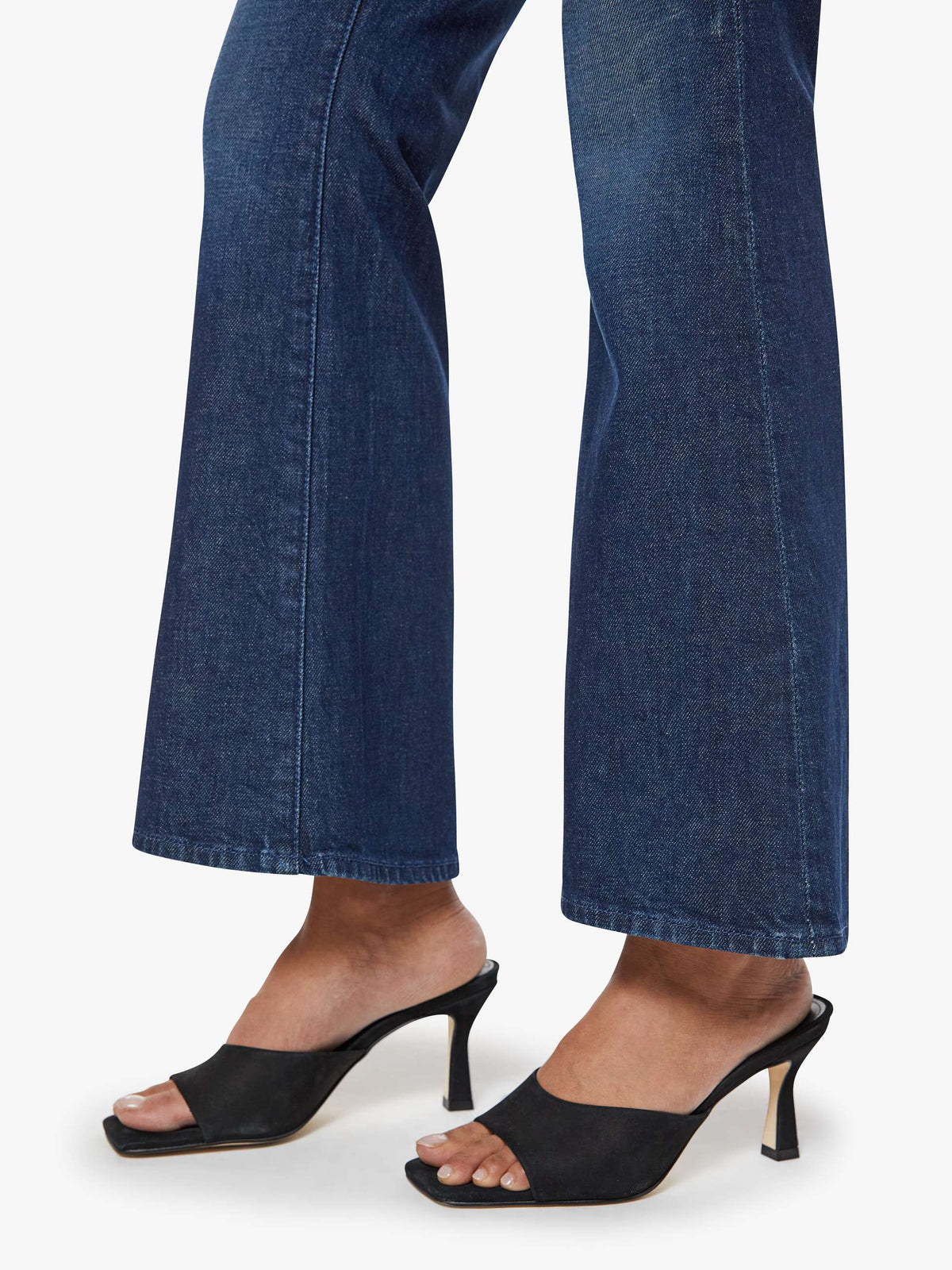 WEEKENDER JEANS IN KICKS AND RIFFS