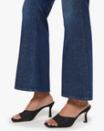 WEEKENDER JEANS IN KICKS AND RIFFS