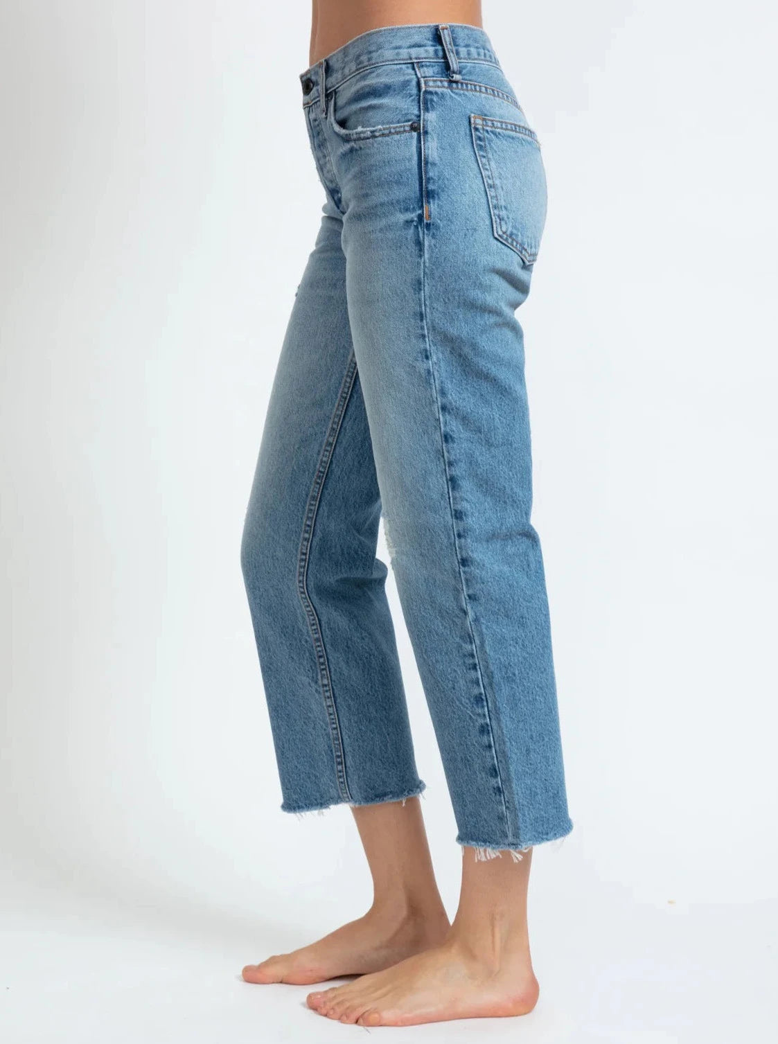 LOW RISE STRAIGHT JEANS