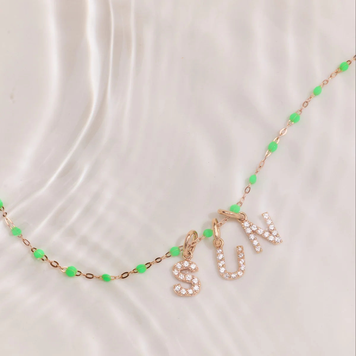 CLASSIC NECKLACE / 16.5" / NEON GREEN