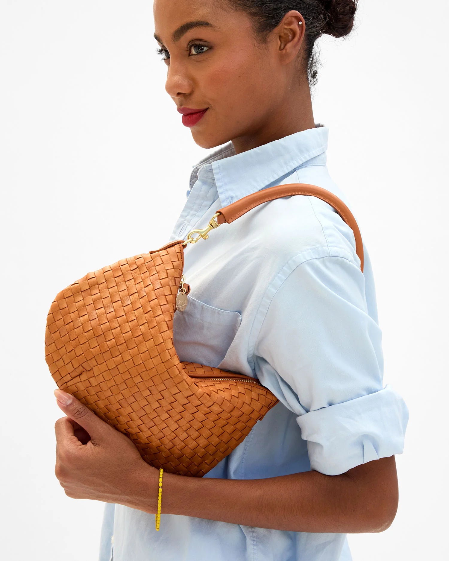 PETIT MOYEN MESSENGER IN NATURAL