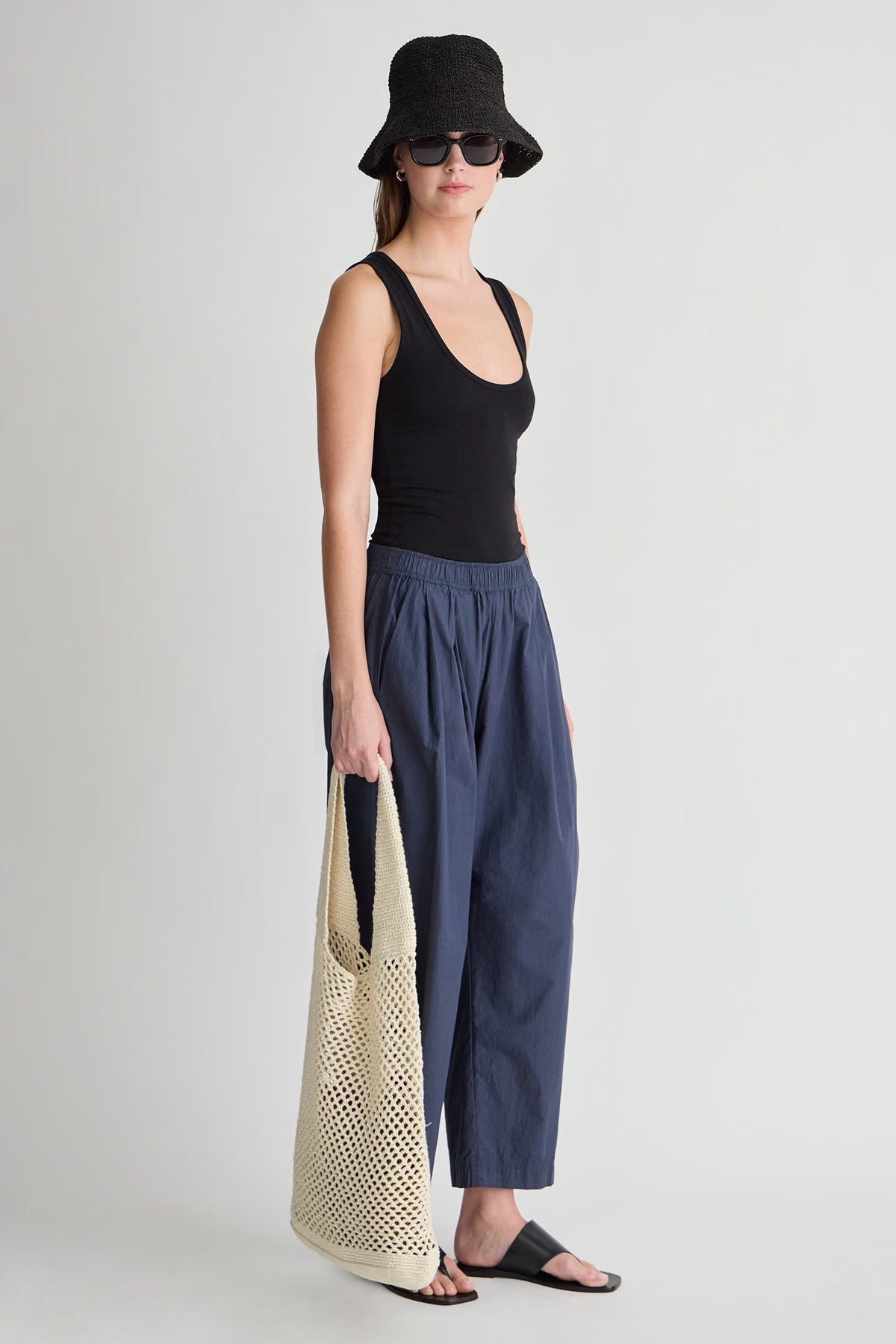 SPA PLEAT PANT IN NAVY
