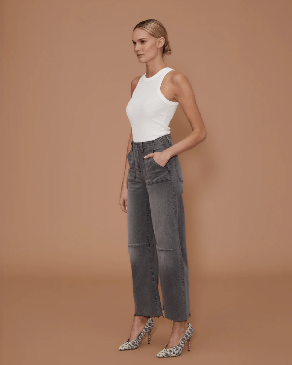 UTILITY SOFT BARREL JEANS IN MOONSTONE