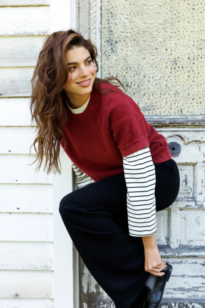 ZIGGY SHORT SLEEVE SWEATSHIRT IN RUBY RED