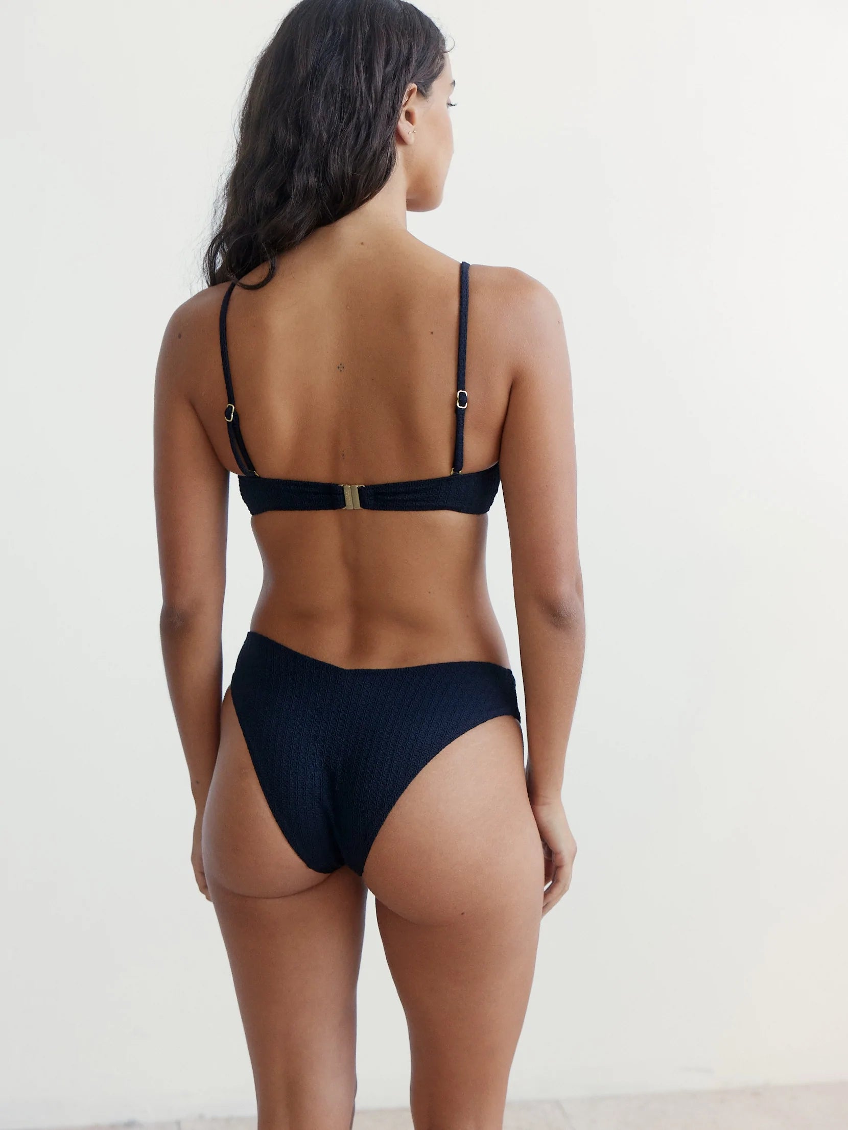 ISAVELLA SWIM BOTTOMS IN BLACK